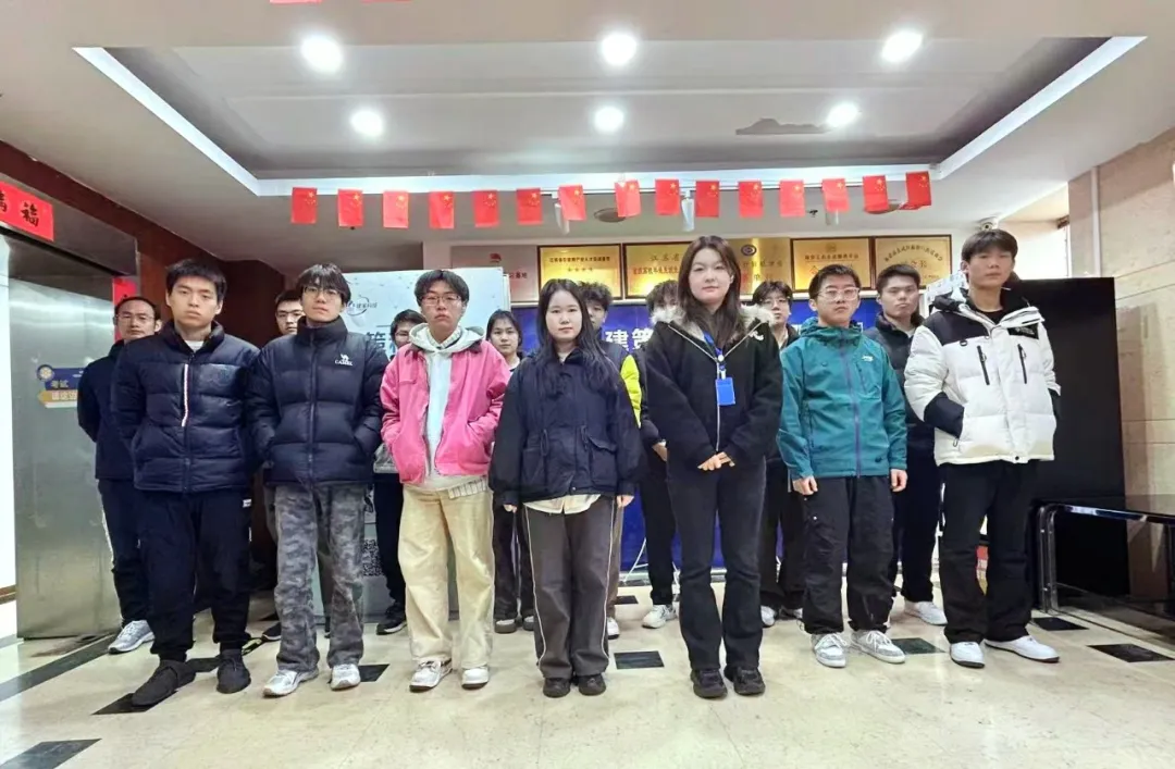 叮！結(jié)班成功！這張合照，是我們努力的最好